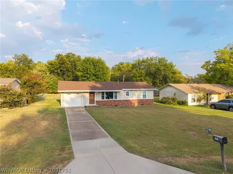 Exterior - 6901 S 9th St, Fort Smith, AR 72908 photo 2 of 9