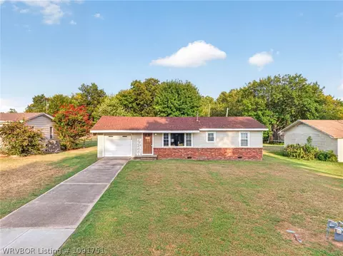 Exterior - 6901 S 9th St, Fort Smith, AR 72908 photo 4 of 9
