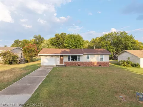 Exterior - 6901 S 9th St, Fort Smith, AR 72908 photo 3 of 9