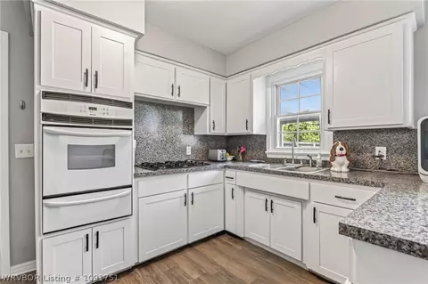 Kitchen - 6901 S 9th St, Fort Smith, AR 72908 photo 4 of 5