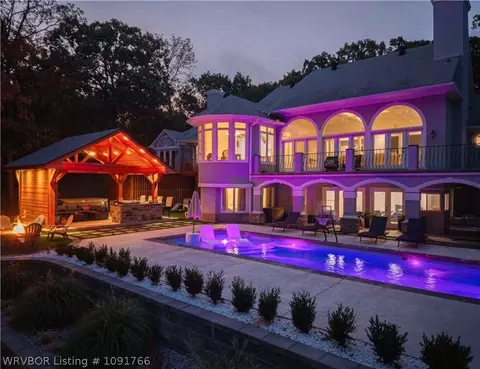 Exterior - 2901 S Cliff Dr, Fort Smith, AR 72901 photo 7 of 11
