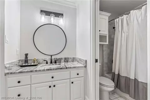 Bath - 2901 S Cliff Dr, Fort Smith, AR 72901 photo 4 of 6