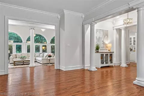 Entry Way - 2901 S Cliff Dr, Fort Smith, AR 72901 photo 4 of 6