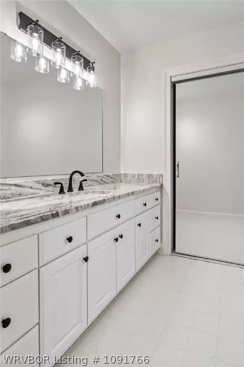 Bath - 2901 S Cliff Dr, Fort Smith, AR 72901 photo 6 of 6