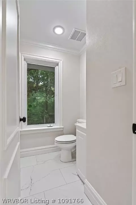 Bath - 2901 S Cliff Dr, Fort Smith, AR 72901 photo 3 of 6