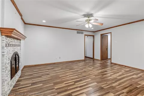 Living - 8211 Clover Dr, Fort Smith, AR 72908 photo 7 of 8