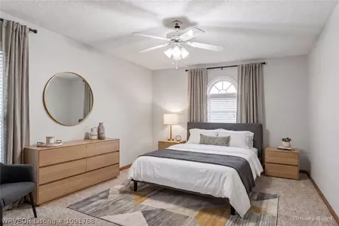 Bedroom - 8211 Clover Dr, Fort Smith, AR 72908 photo 2 of 8