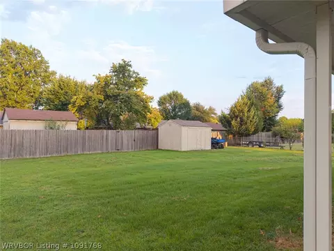 Exterior - 8211 Clover Dr, Fort Smith, AR 72908 photo 7 of 9