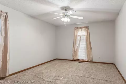 Bedroom - 8211 Clover Dr, Fort Smith, AR 72908 photo 7 of 8
