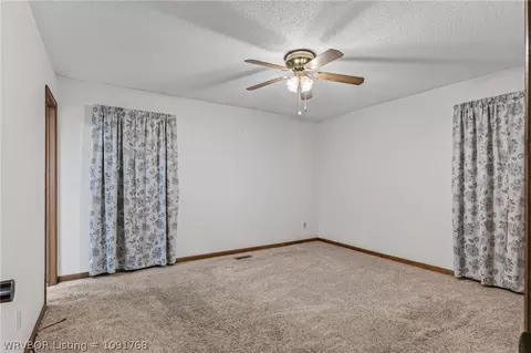 Bedroom - 8211 Clover Dr, Fort Smith, AR 72908 photo 5 of 8