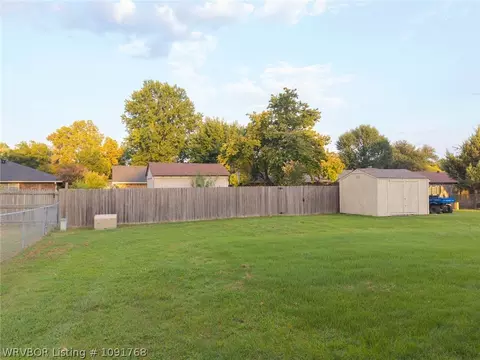 Exterior - 8211 Clover Dr, Fort Smith, AR 72908 photo 8 of 9