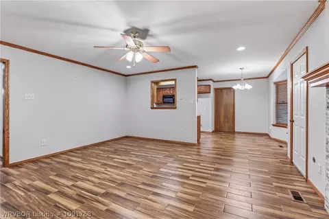 Living - 8211 Clover Dr, Fort Smith, AR 72908 photo 5 of 8