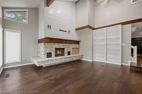 Living - 9708 Bramble Brae St, Fort Smith, AR 72908 photo 5 of 10