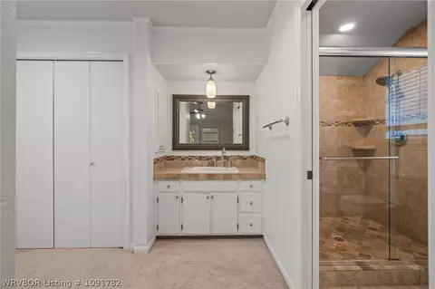 Bath - 9708 Bramble Brae St, Fort Smith, AR 72908 photo 2 of 5