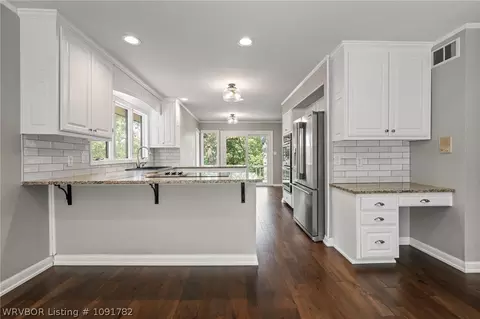 Kitchen - 9708 Bramble Brae St, Fort Smith, AR 72908 photo 4 of 5