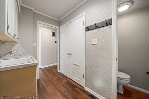 Entry Way - 9708 Bramble Brae St, Fort Smith, AR 72908 photo 4 of 6