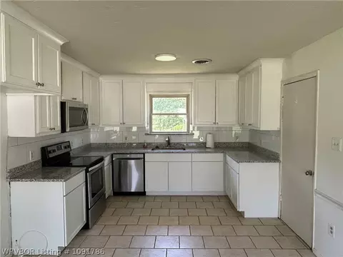 Kitchen - 829 Maple Shade Rd, Alma, AR 72921 photo 1 of 1