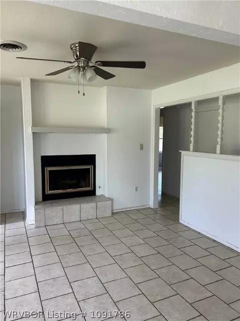 Living - 829 Maple Shade Rd, Alma, AR 72921 photo 1 of 1