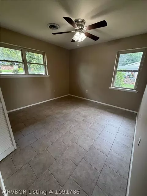 Bedroom - 829 Maple Shade Rd, Alma, AR 72921 photo 1 of 2