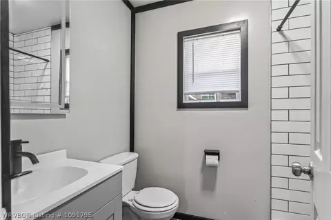 Bath - 3408 S 33rd Cir, Fort Smith, AR 72903 photo 4 of 5