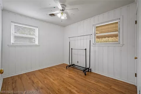 Bedroom - 4802 S 34th St, Fort Smith, AR 72903 photo 3 of 5