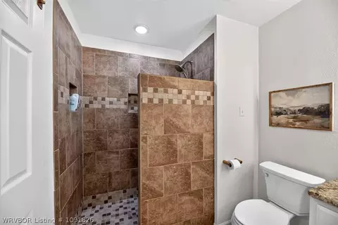 Bath - 12011 Edgewater Rd, Fort Smith, AR 72903 photo 3 of 5