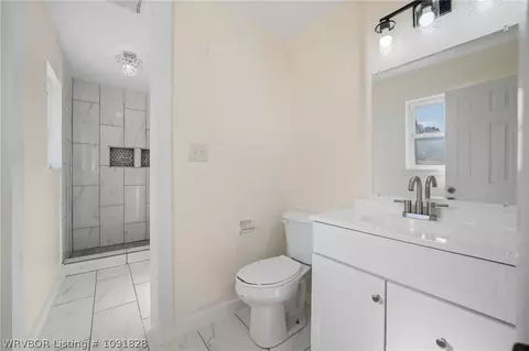 Bath - 7501 Cheryl Ln, Fort Smith, AR 72908 photo 4 of 5