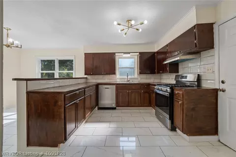 Kitchen - 7501 Cheryl Ln, Fort Smith, AR 72908 photo 2 of 2