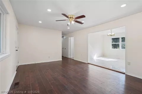 Living - 7501 Cheryl Ln, Fort Smith, AR 72908 photo 1 of 2