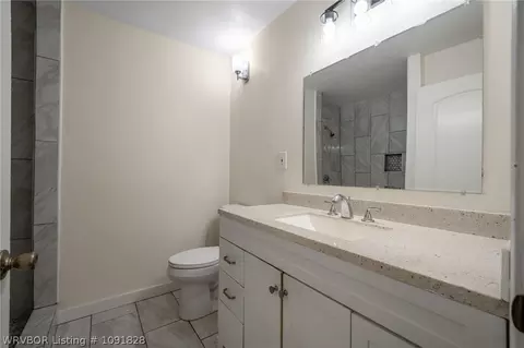 Bath - 7501 Cheryl Ln, Fort Smith, AR 72908 photo 2 of 5