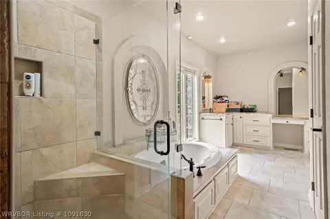 Bath - 5219 Cliff Dr, Fort Smith, AR 72903 photo 1 of 8
