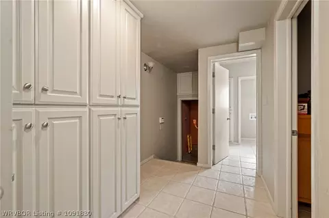 Entry Way - 5219 Cliff Dr, Fort Smith, AR 72903 photo 3 of 4