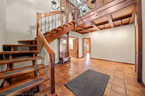 Entry Way - 5219 Cliff Dr, Fort Smith, AR 72903 photo 2 of 4