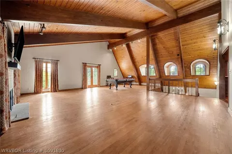 Living - 5219 Cliff Dr, Fort Smith, AR 72903 photo 4 of 7