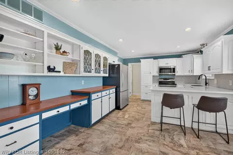 Kitchen - 5311 S Y Cir, Fort Smith, AR 72903 photo 2 of 2