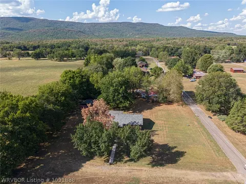 View/Area - 506 W 3rd St, Hartford, AR 72938 photo 4 of 6