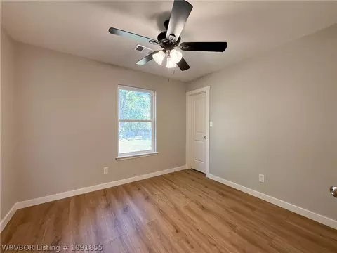 Bedroom - 4112 S 16th St, Fort Smith, AR 72901 photo 4 of 4