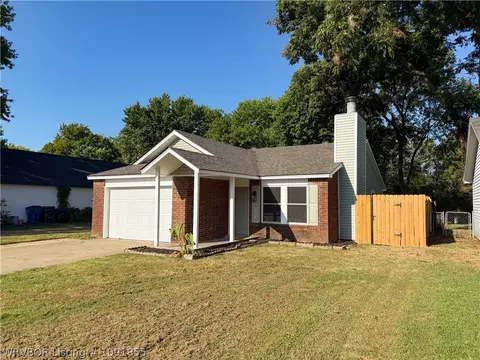 Exterior - 4112 S 16th St, Fort Smith, AR 72901 photo 3 of 8
