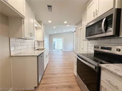 Kitchen - 4112 S 16th St, Fort Smith, AR 72901 photo 4 of 4