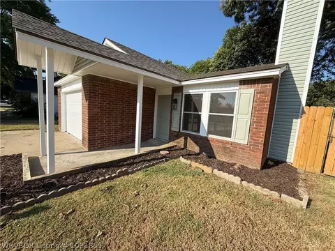 Exterior - 4112 S 16th St, Fort Smith, AR 72901 photo 4 of 8