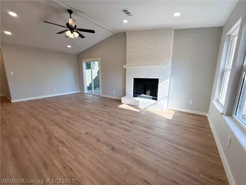 Living - 4112 S 16th St, Fort Smith, AR 72901 photo 1 of 4