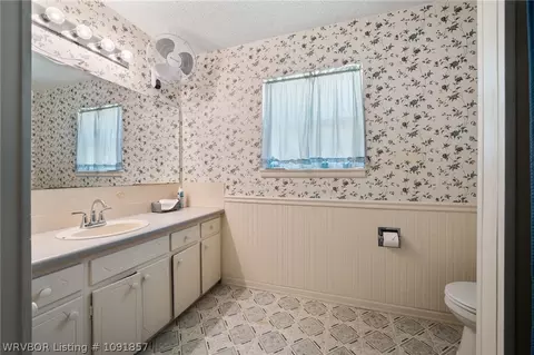 Bath - 7911 Holly Ave, Fort Smith, AR 72908 photo 1 of 2