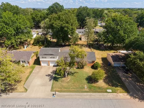View/Area - 7911 Holly Ave, Fort Smith, AR 72908 photo 2 of 7