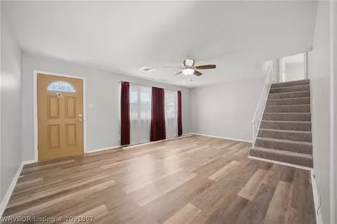 Living - 7911 Holly Ave, Fort Smith, AR 72908 photo 1 of 4