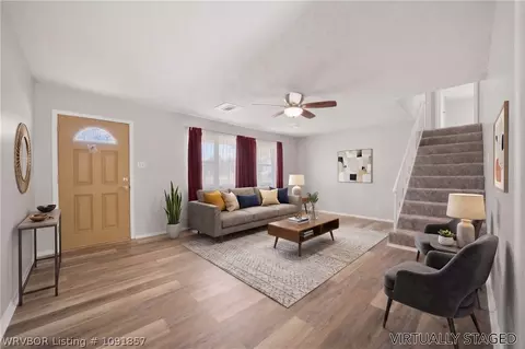 Living - 7911 Holly Ave, Fort Smith, AR 72908 photo 2 of 4