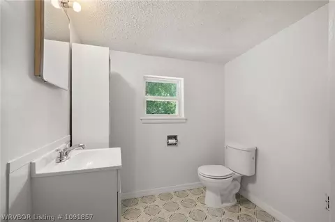 Bath - 7911 Holly Ave, Fort Smith, AR 72908 photo 2 of 2