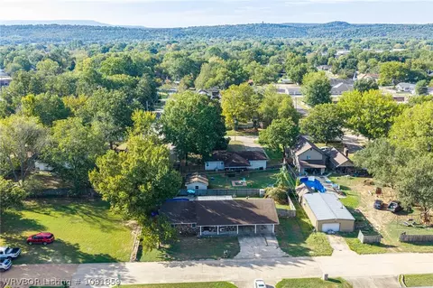 View/Area - 610 E Arch St, Paris, AR 72855 photo 4 of 9
