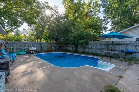 Exterior - 610 E Arch St, Paris, AR 72855 photo 5 of 12