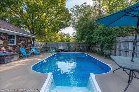 Exterior - 610 E Arch St, Paris, AR 72855 photo 4 of 12