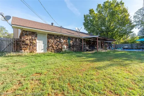 Exterior - 610 E Arch St, Paris, AR 72855 photo 9 of 12